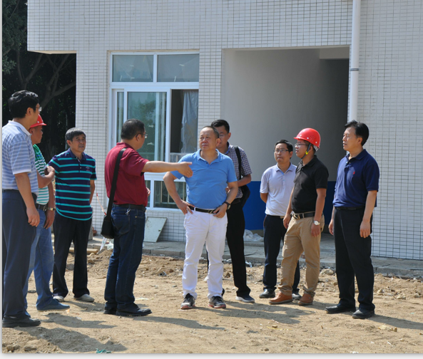 校领导检查西苑医学实验大楼施工情况